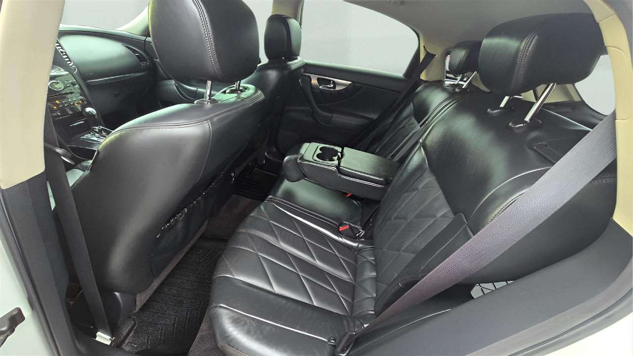 Infiniti FX FX35 AWD 2010