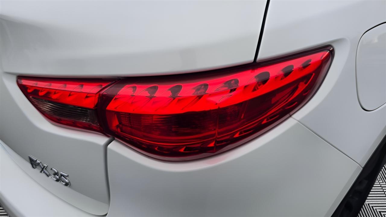 Infiniti FX FX35 AWD 2010