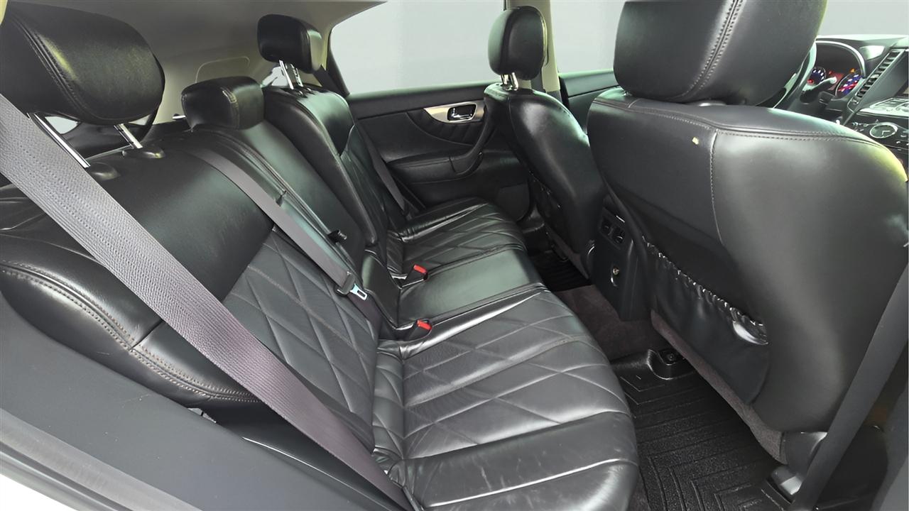 Infiniti FX FX35 AWD 2010