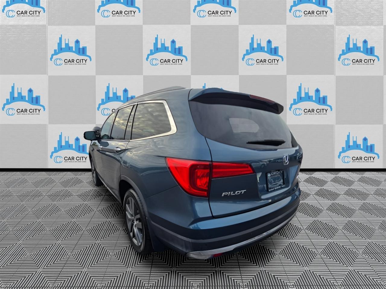 Honda Pilot Touring 4WD 2017