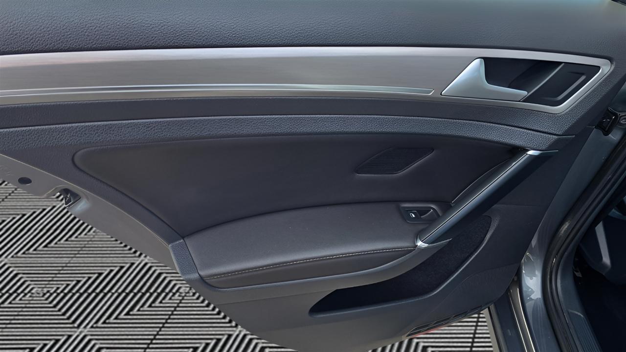 Volkswagen Golf TSI S 6A 2015