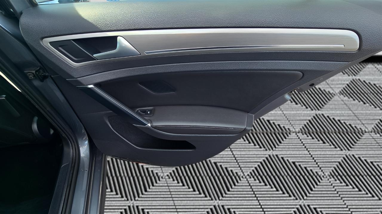 Volkswagen Golf TSI S 6A 2015