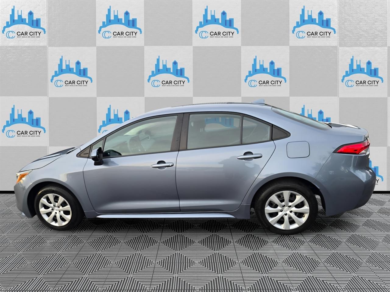 Toyota Corolla LE 2022