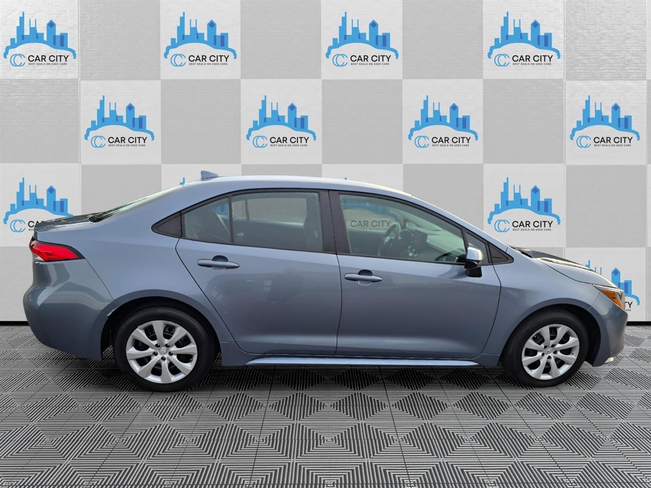 Toyota Corolla LE 2022