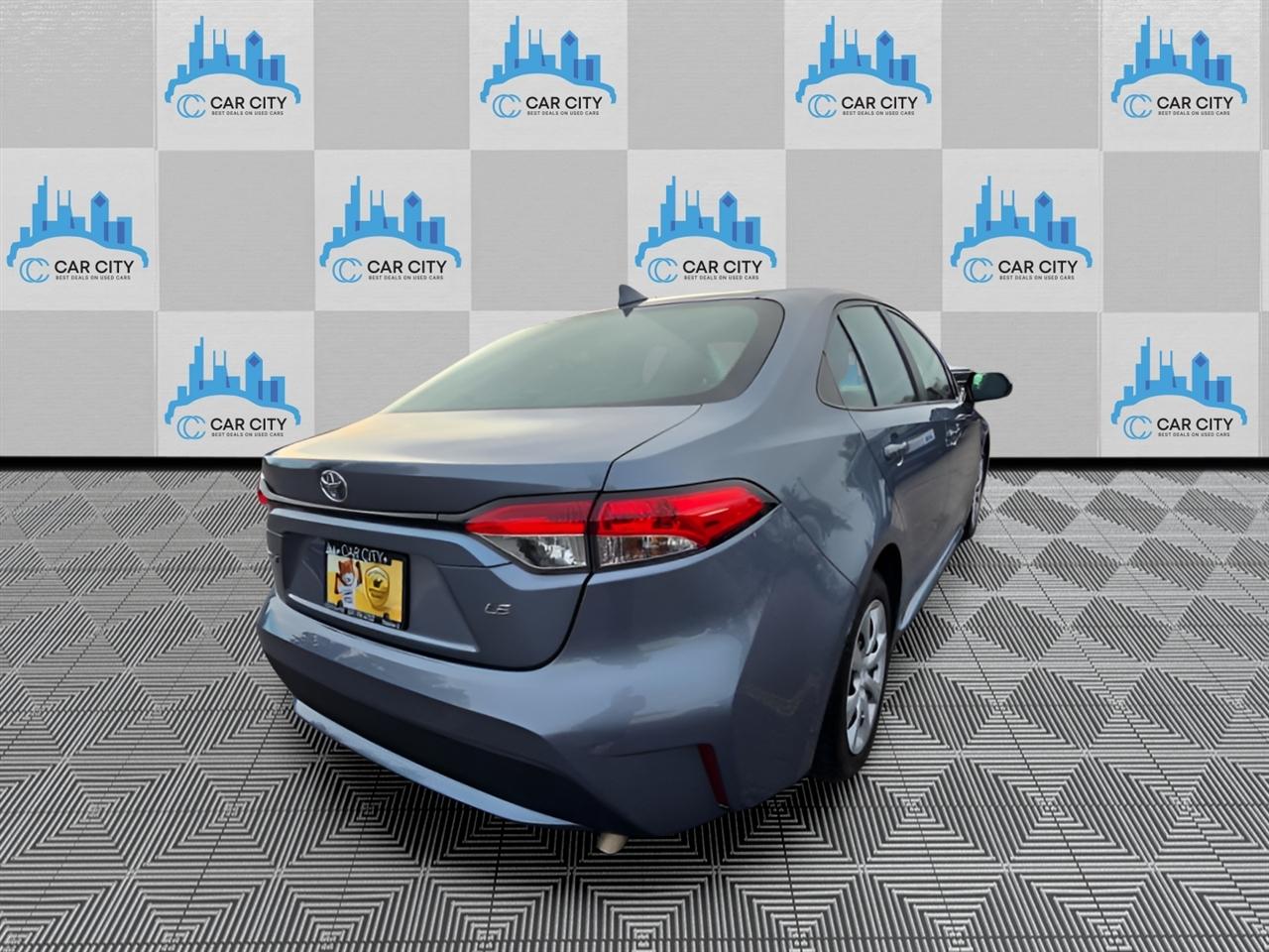 Toyota Corolla LE 2022