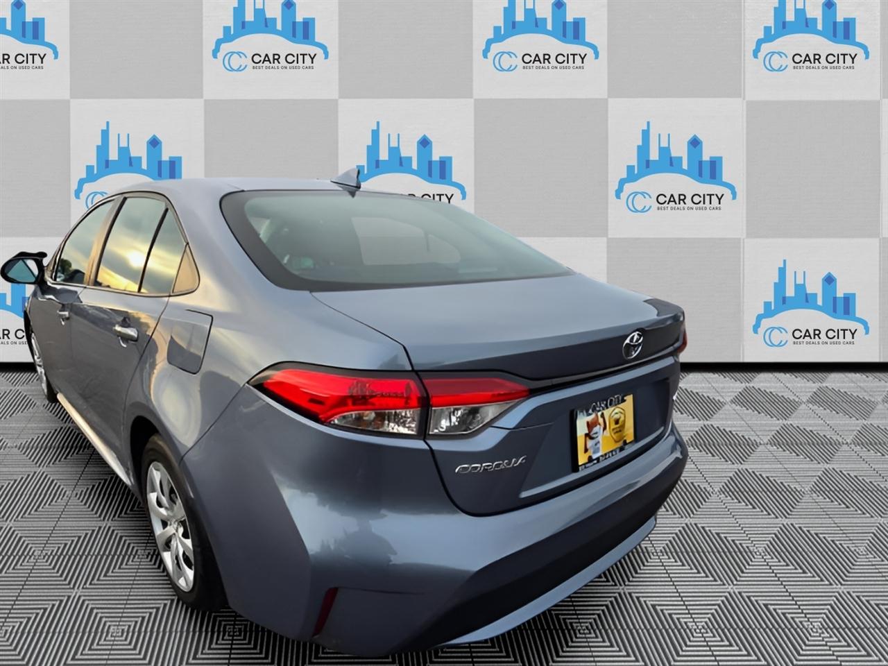 Toyota Corolla LE 2022