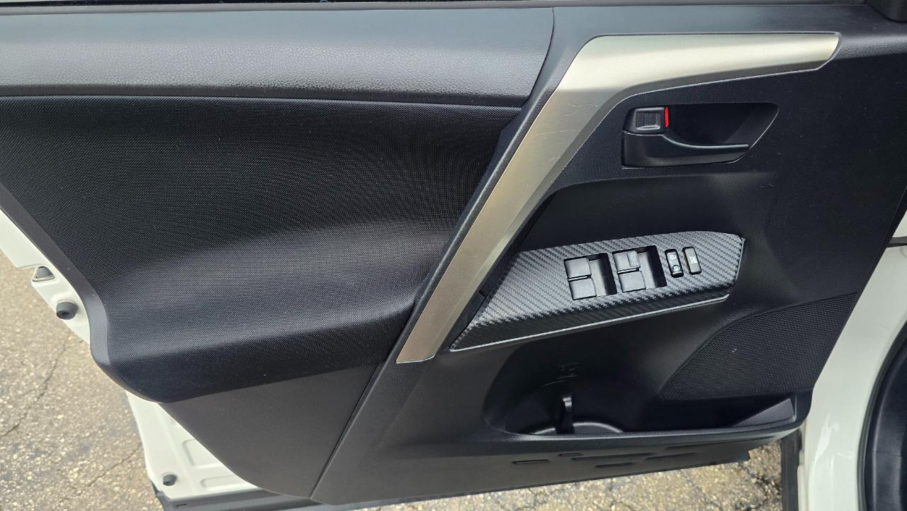 Toyota RAV4 LE AWD 2014