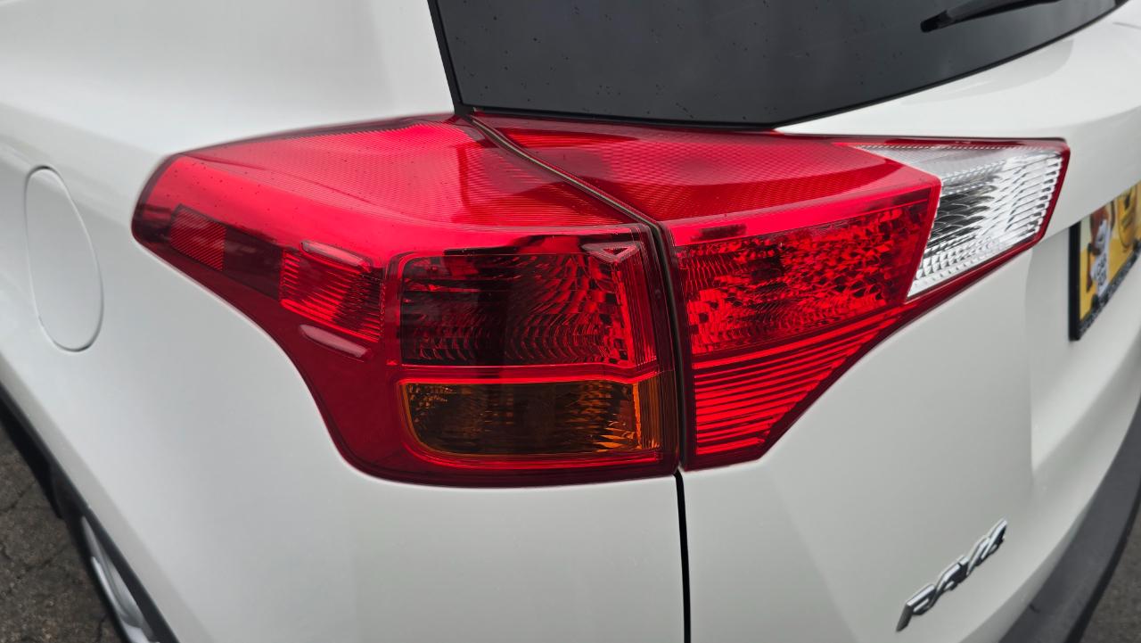 Toyota RAV4 LE AWD 2014