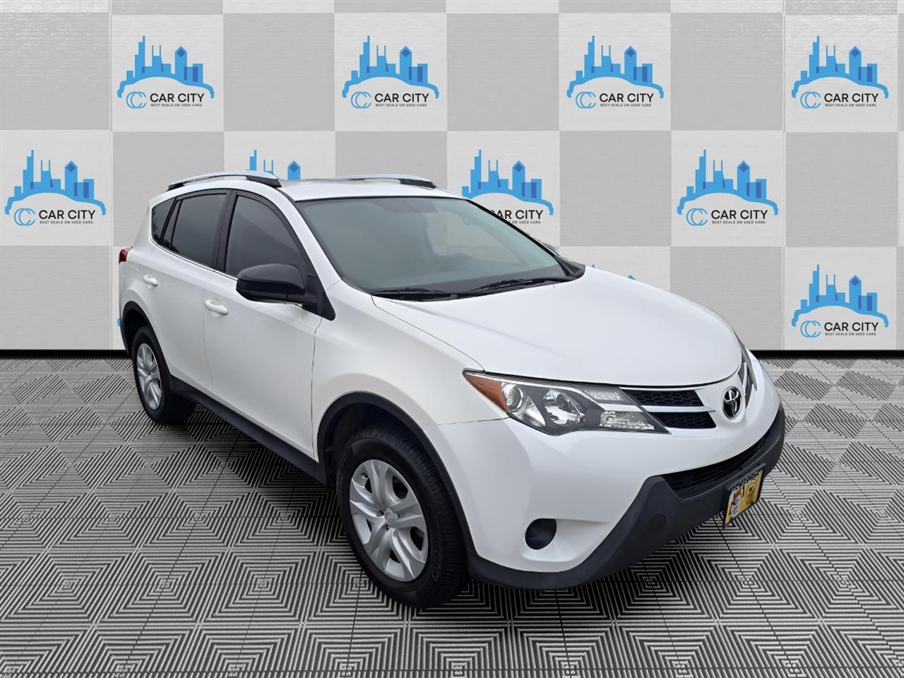 Toyota RAV4 LE AWD 2014