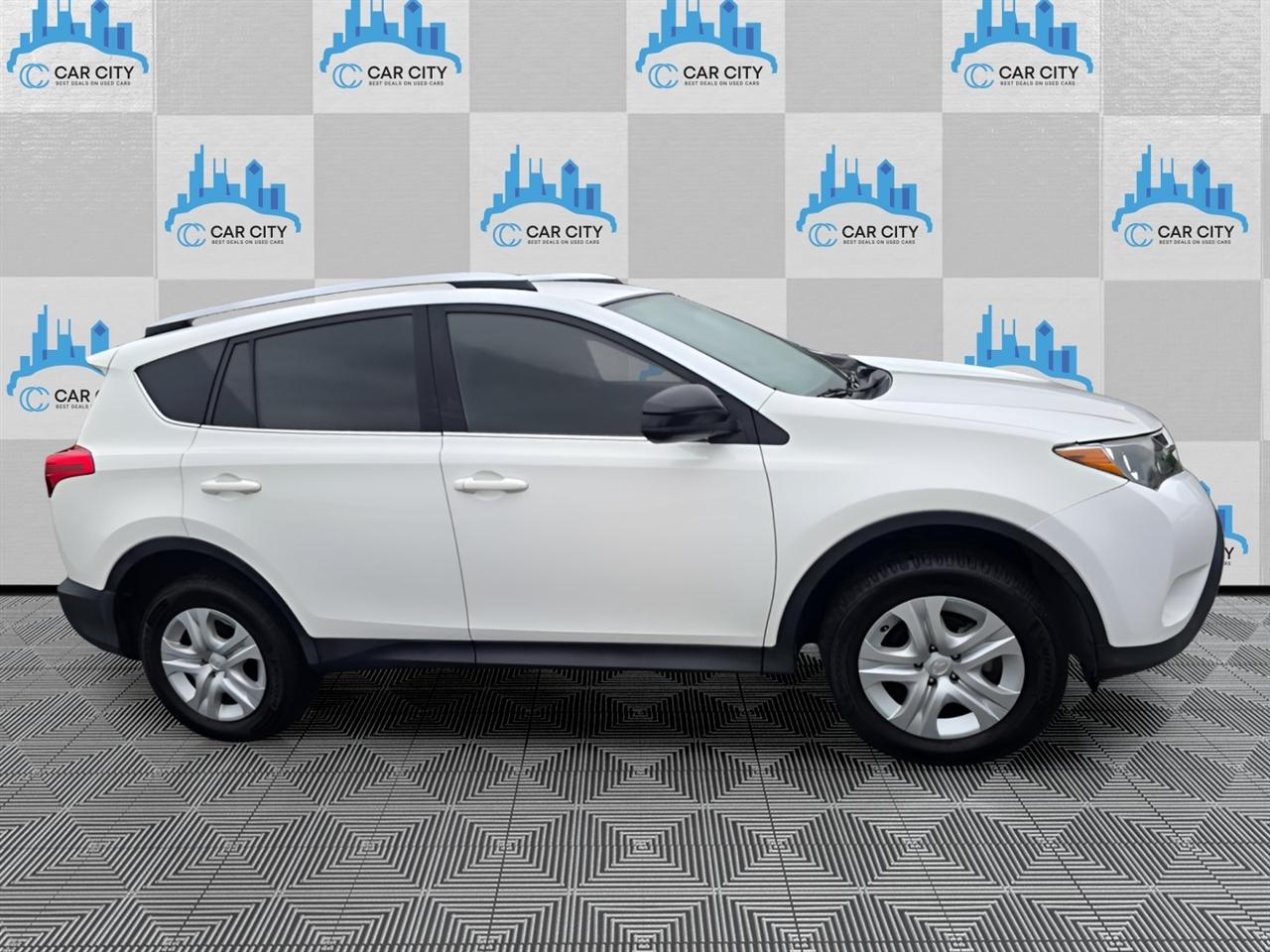 Toyota RAV4 LE AWD 2014