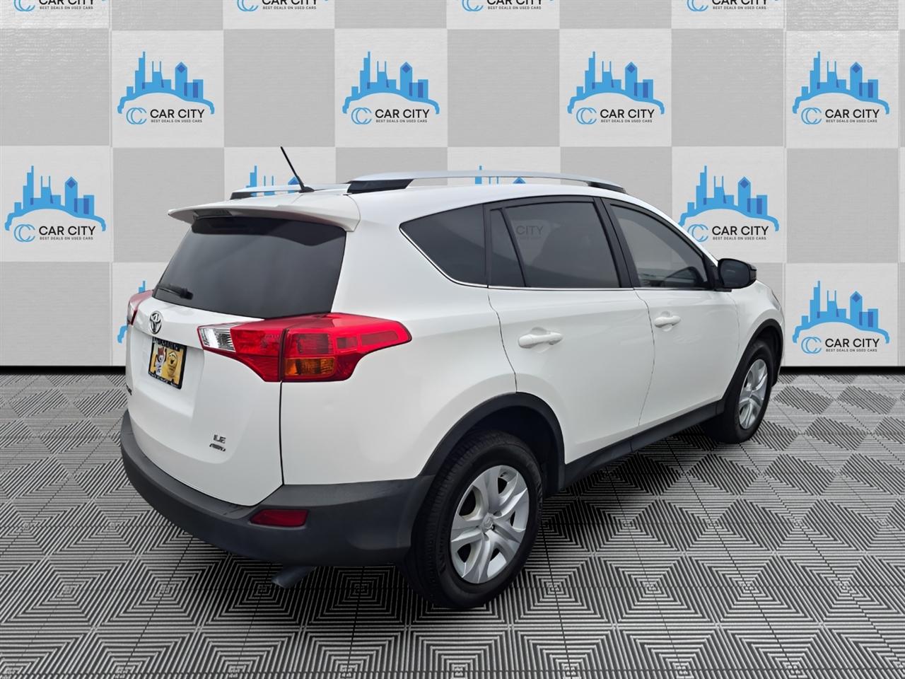 Toyota RAV4 LE AWD 2014