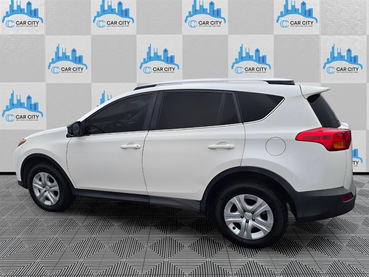 Toyota RAV4 LE AWD 2014