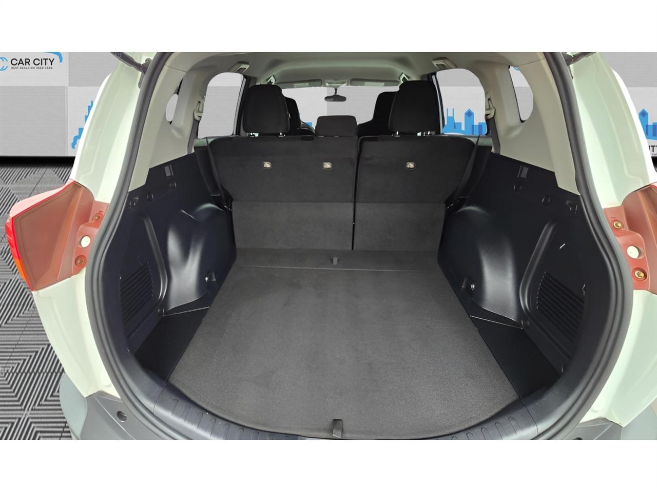 Toyota RAV4 LE AWD 2014