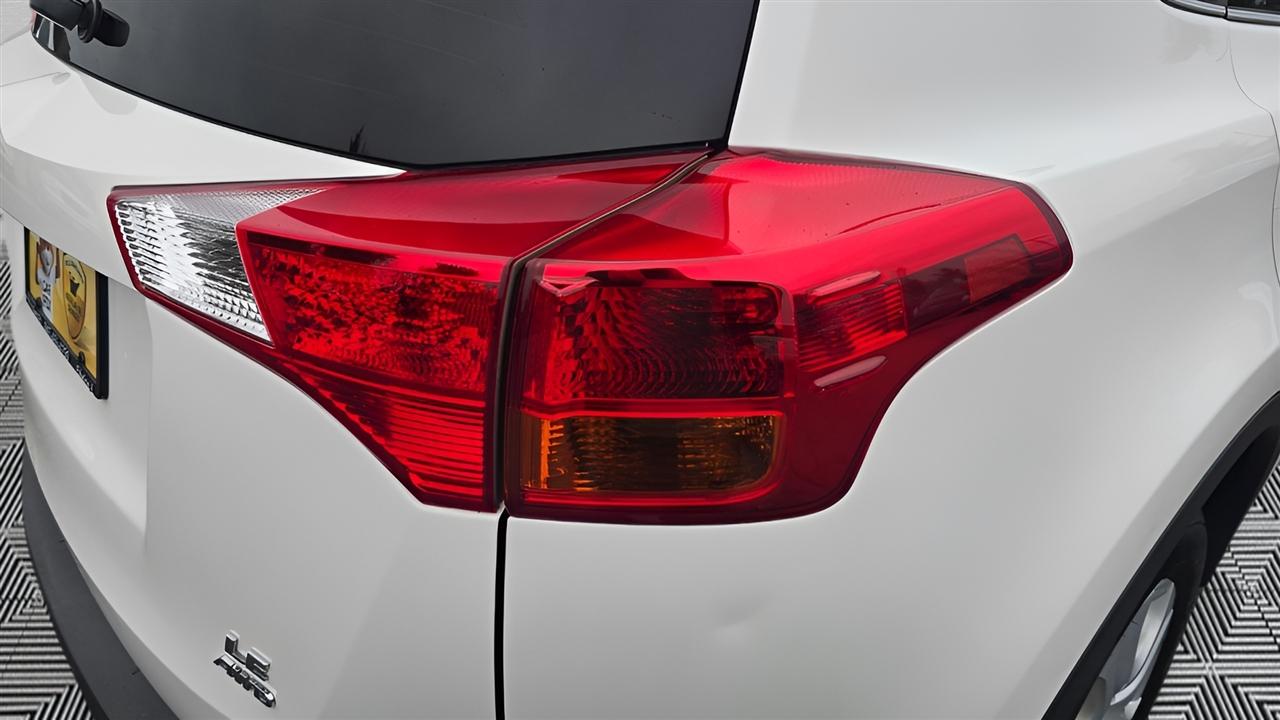 Toyota RAV4 LE AWD 2014