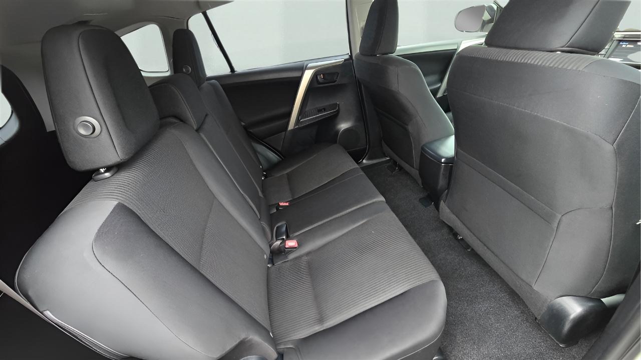 Toyota RAV4 LE AWD 2014