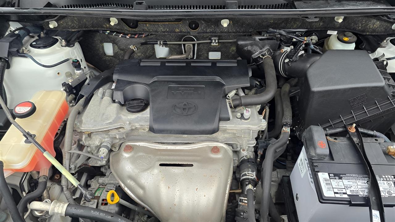 Toyota RAV4 LE AWD 2014