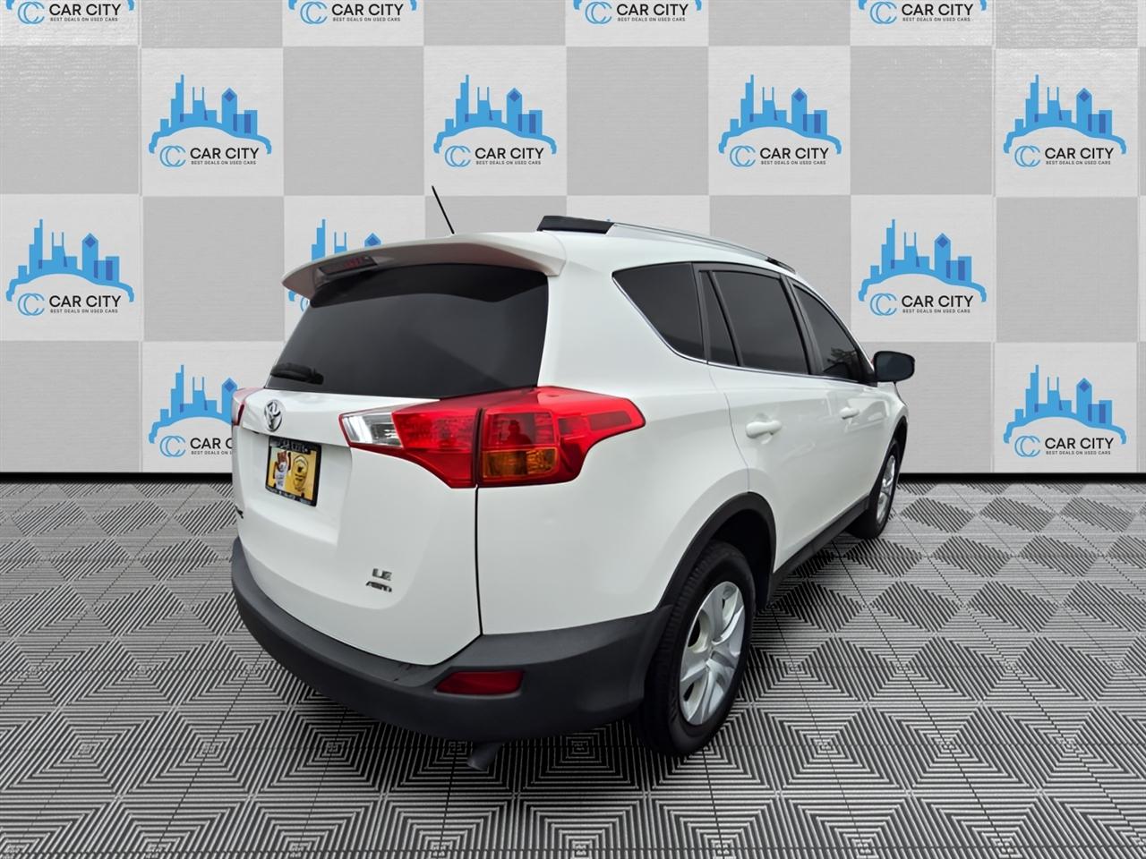 Toyota RAV4 LE AWD 2014
