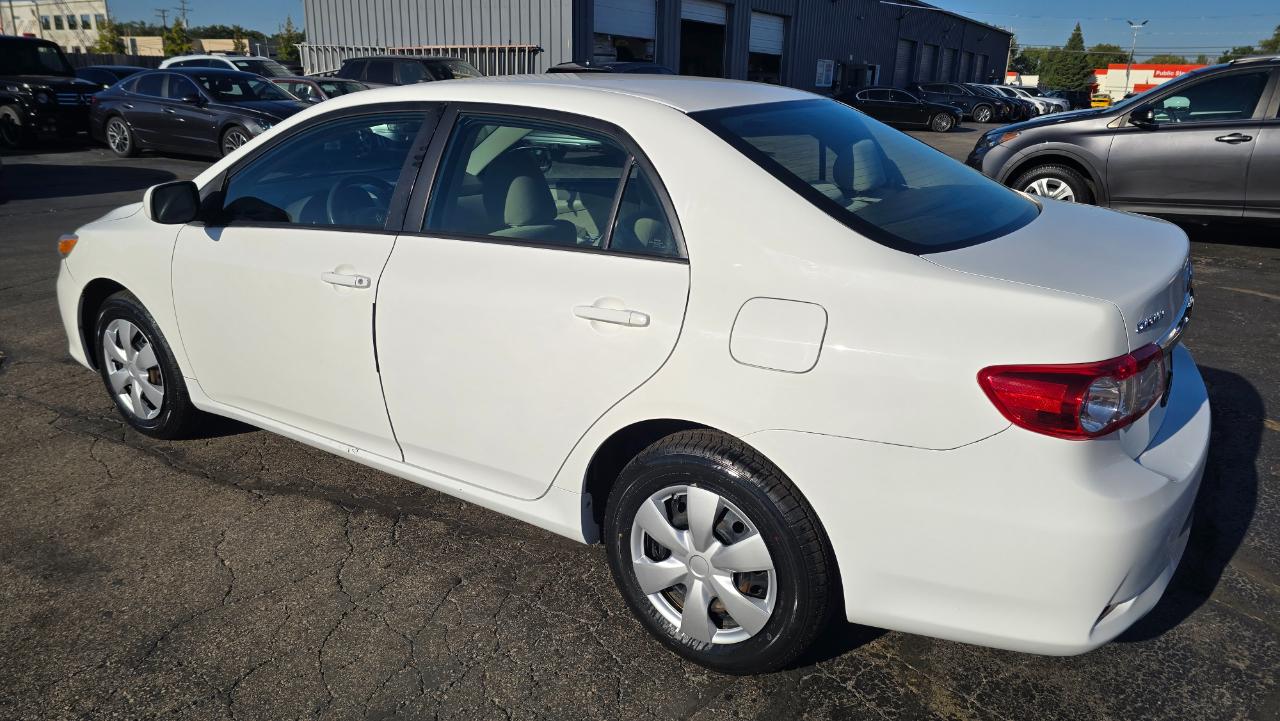 Toyota Corolla LE 2011