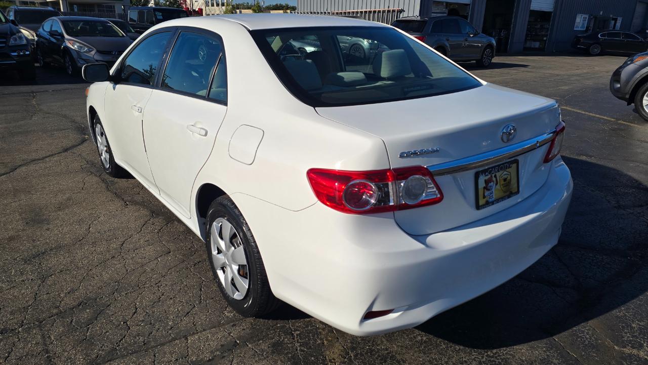 Toyota Corolla LE 2011