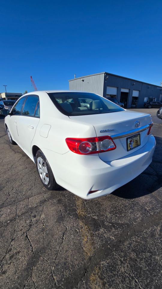 Toyota Corolla LE 2011