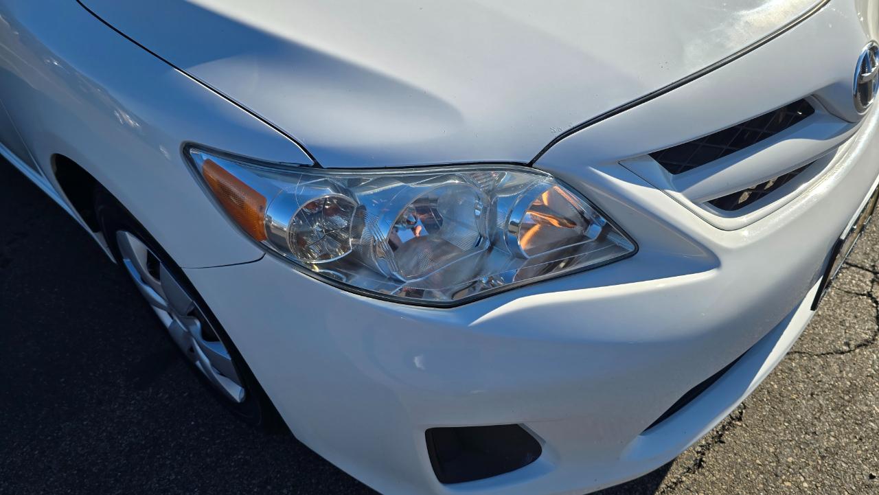 Toyota Corolla LE 2011