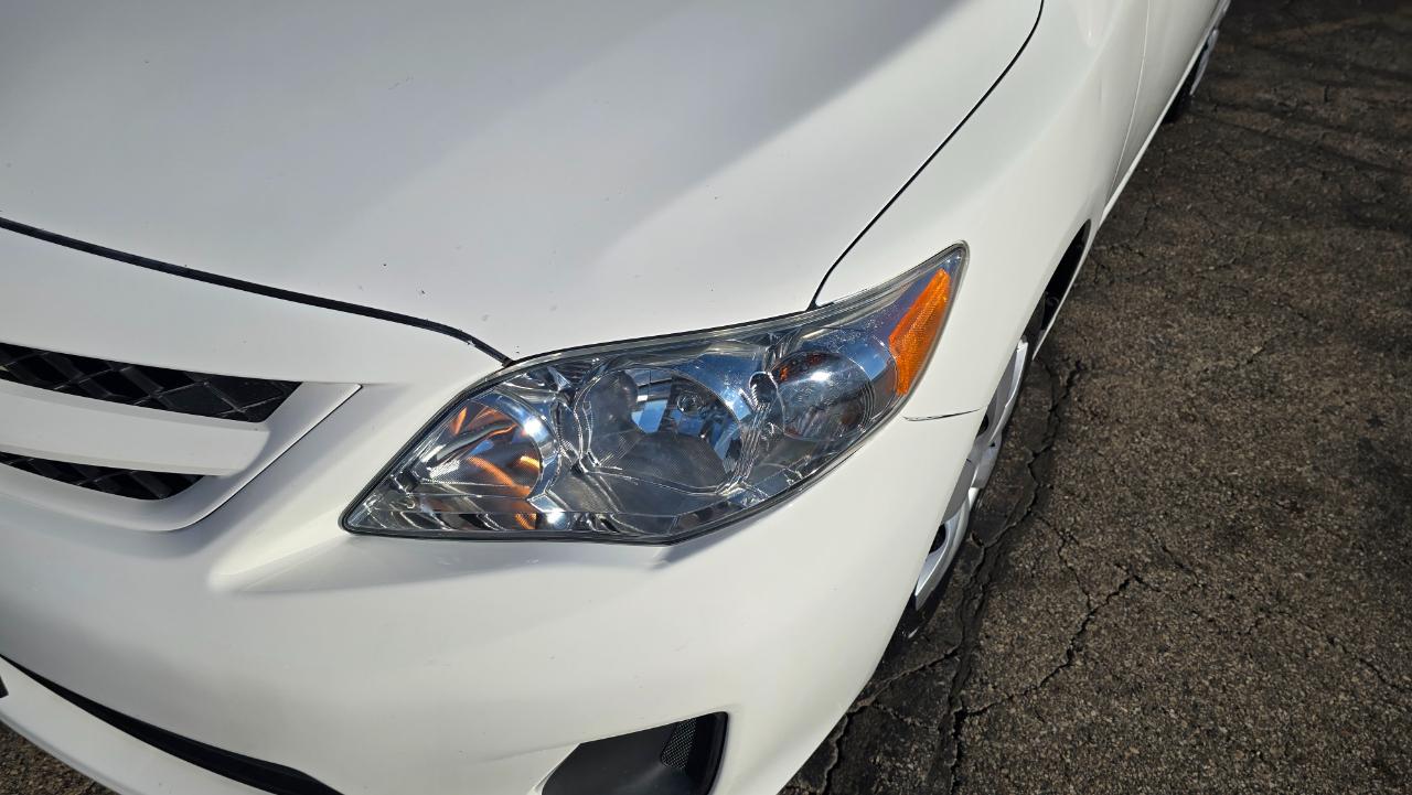 Toyota Corolla LE 2011