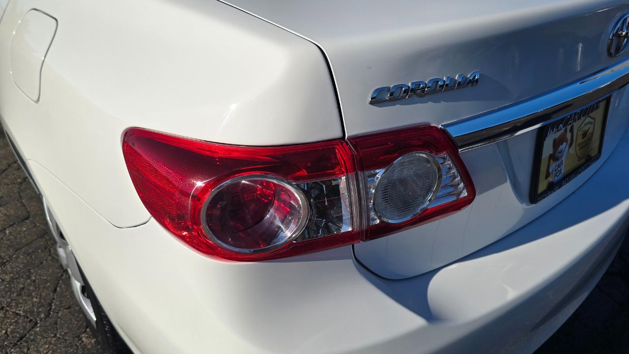 Toyota Corolla LE 2011