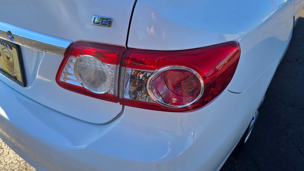 Toyota Corolla LE 2011