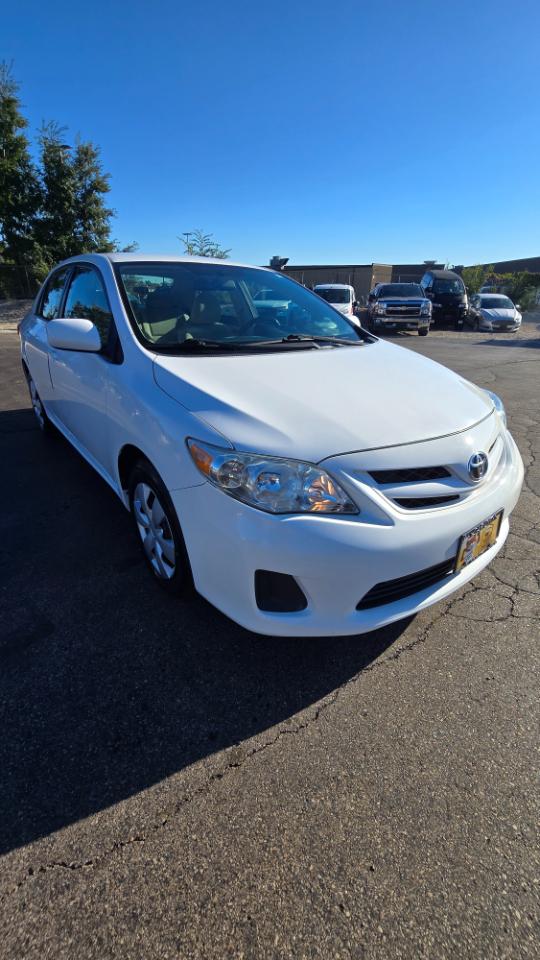 Toyota Corolla LE 2011