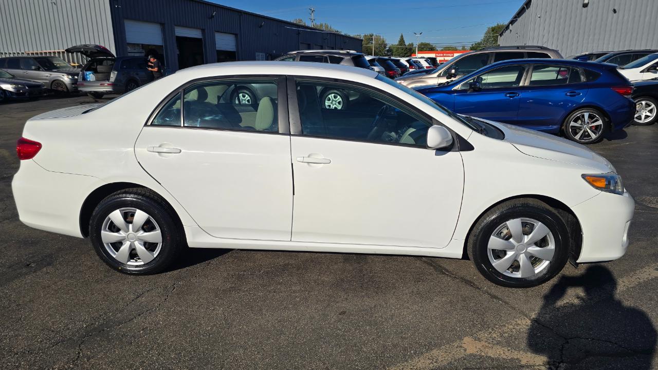 Toyota Corolla LE 2011