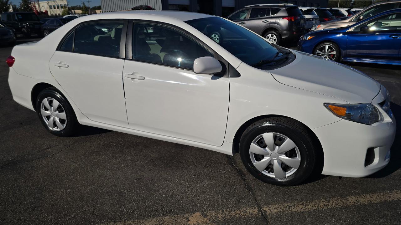 Toyota Corolla LE 2011