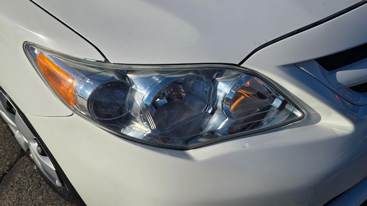 Toyota Corolla LE 2011