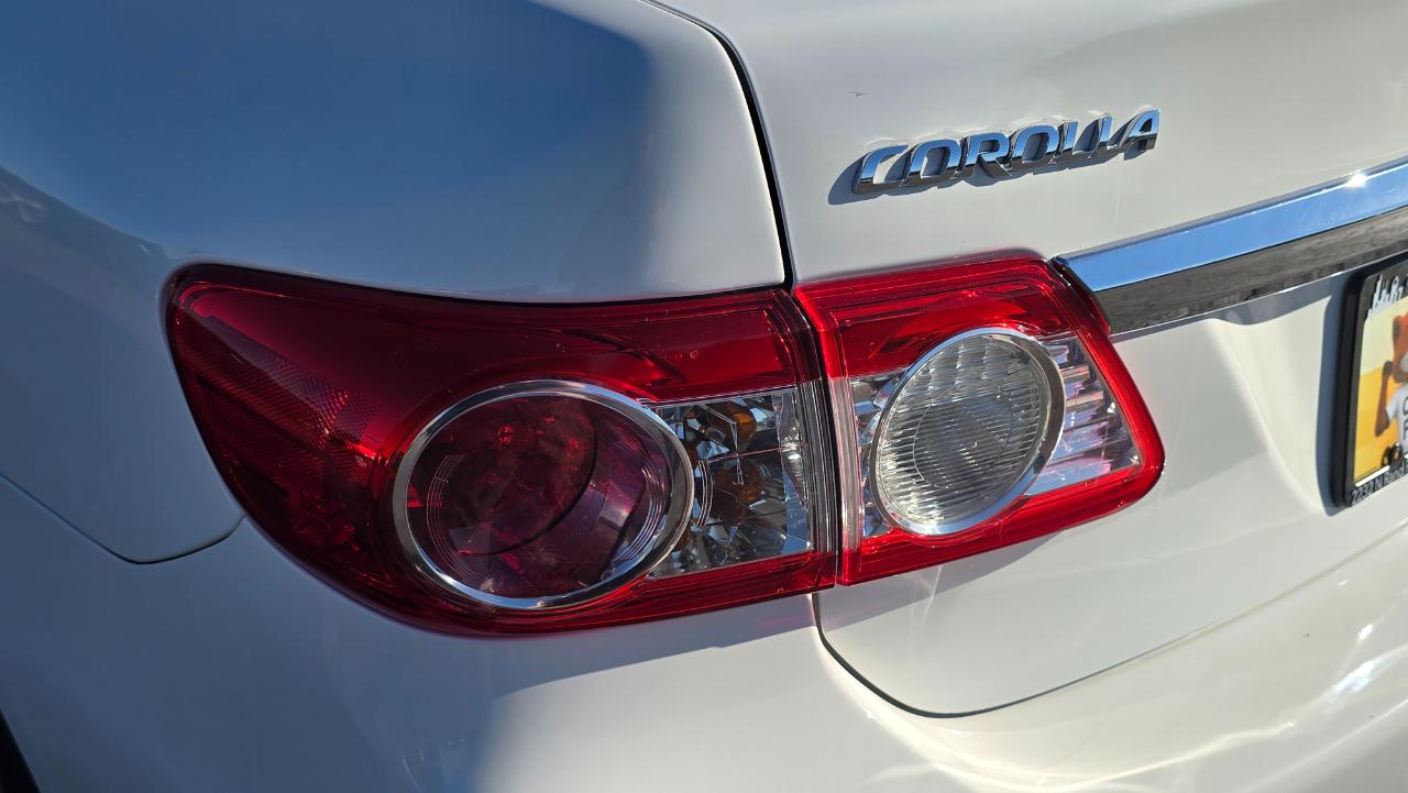 Toyota Corolla LE 2011