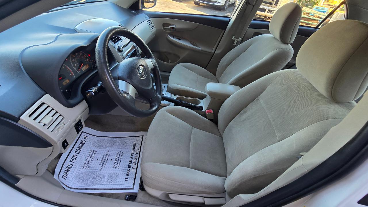 Toyota Corolla LE 2011