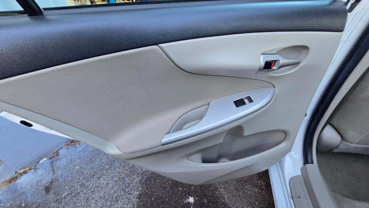 Toyota Corolla LE 2011