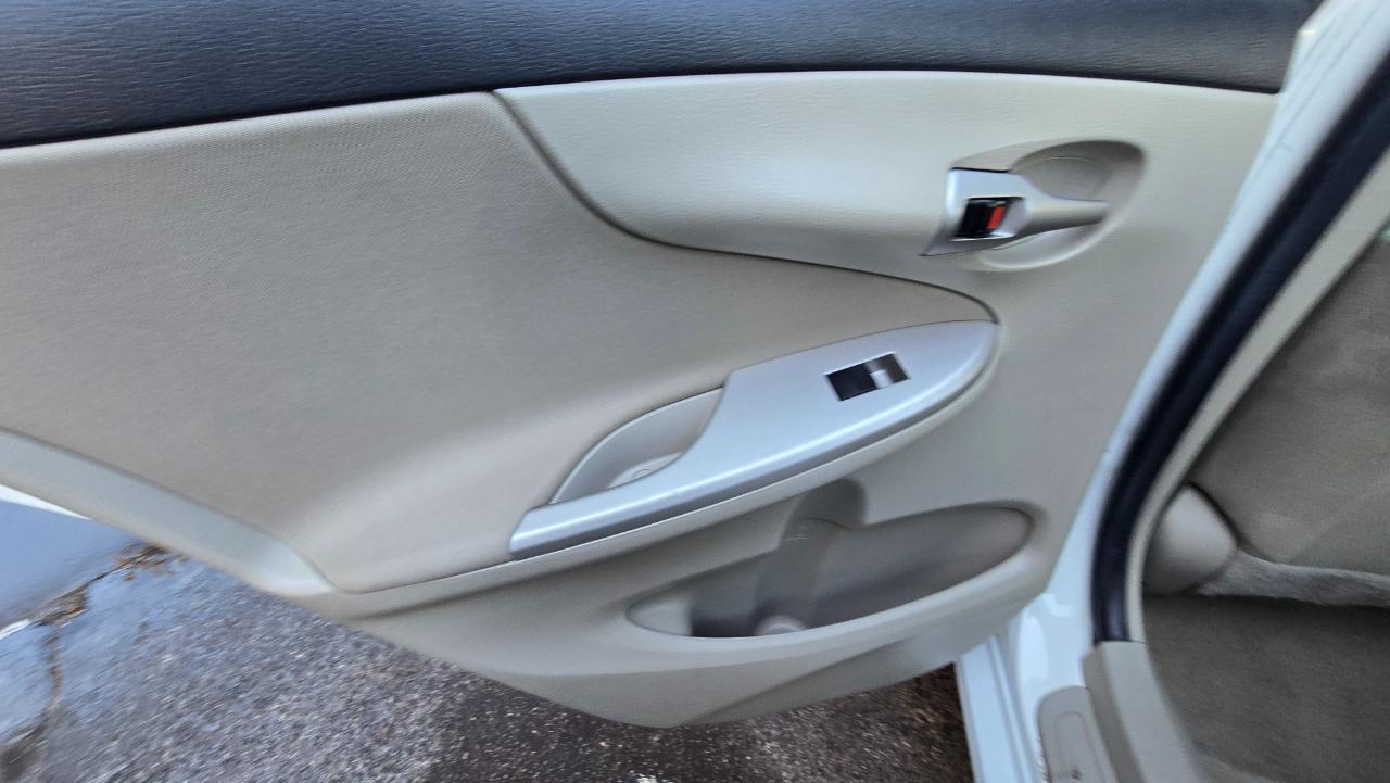 Toyota Corolla LE 2011