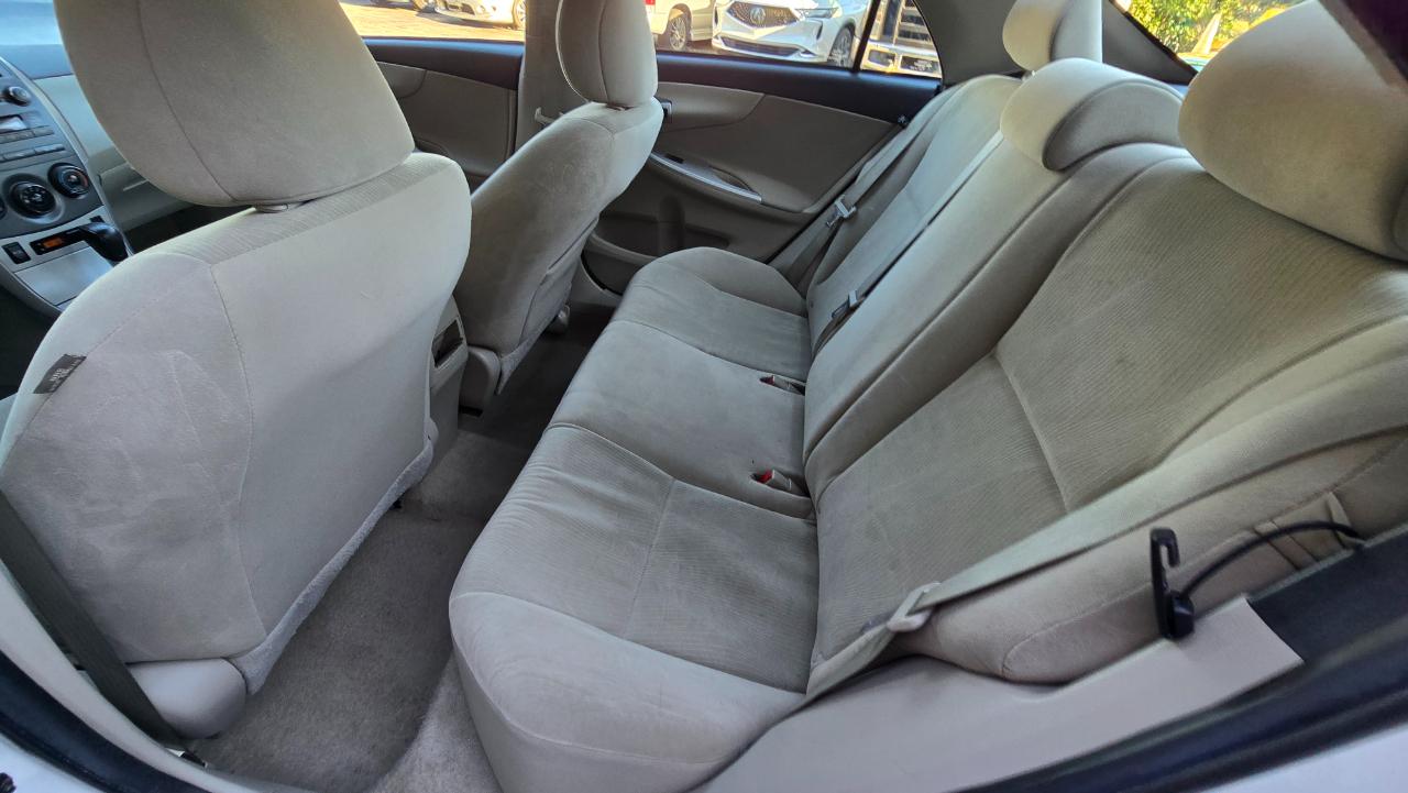 Toyota Corolla LE 2011