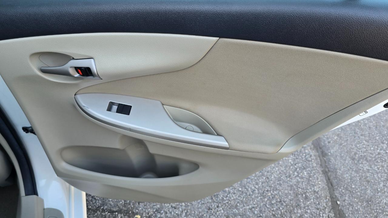 Toyota Corolla LE 2011