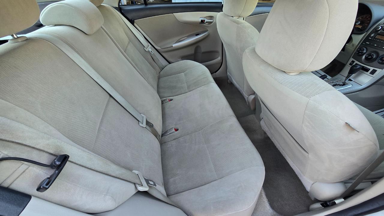 Toyota Corolla LE 2011