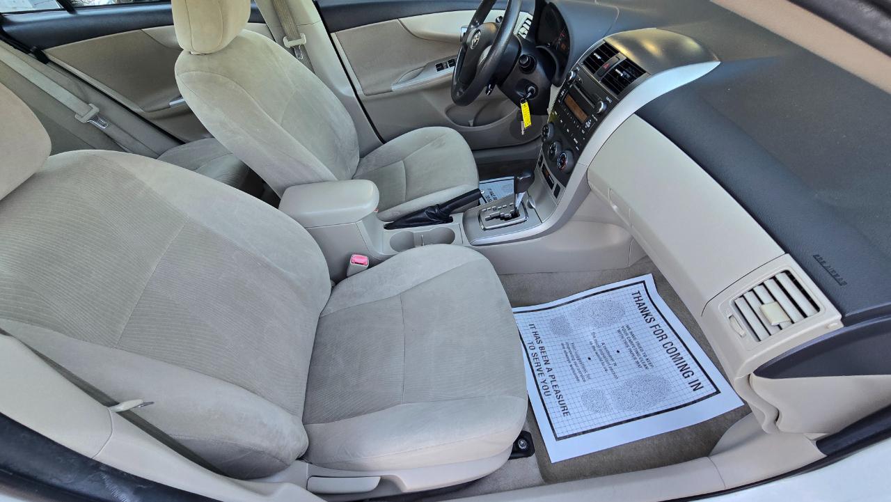 Toyota Corolla LE 2011