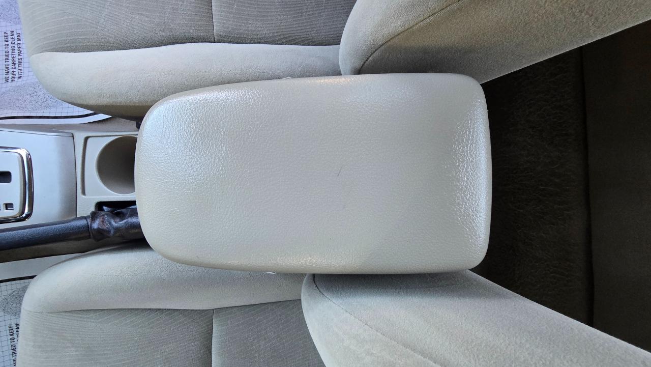 Toyota Corolla LE 2011