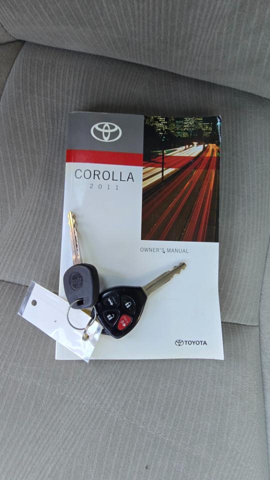 Toyota Corolla LE 2011