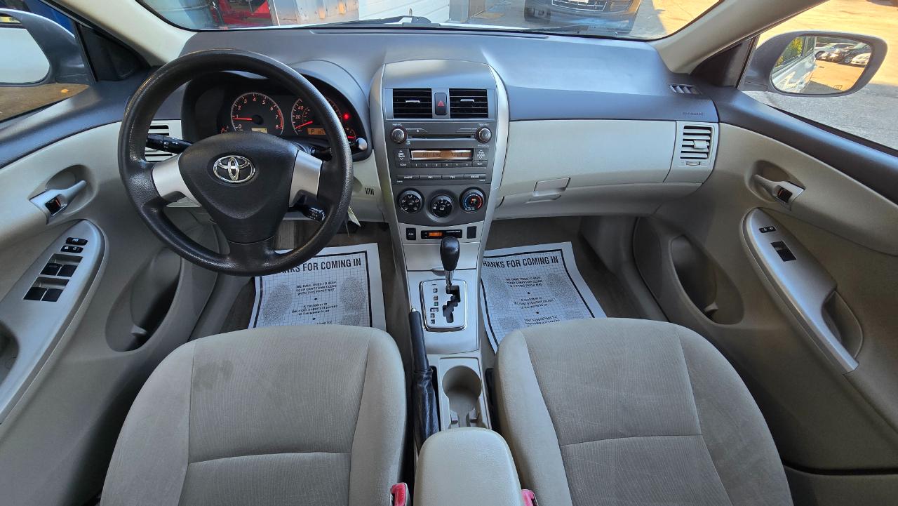 Toyota Corolla LE 2011
