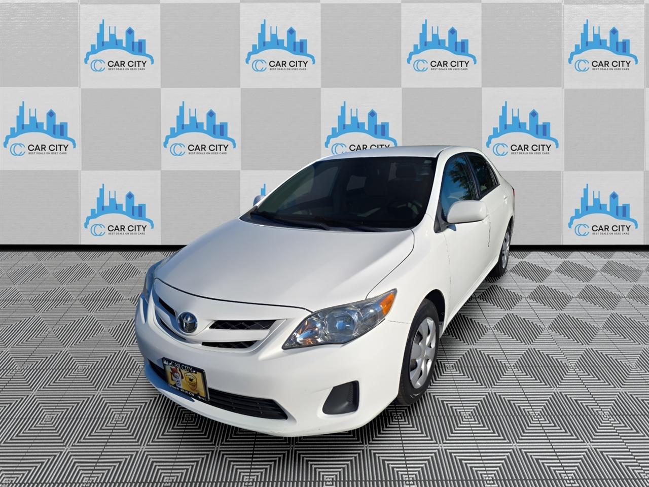 Toyota Corolla LE 2011
