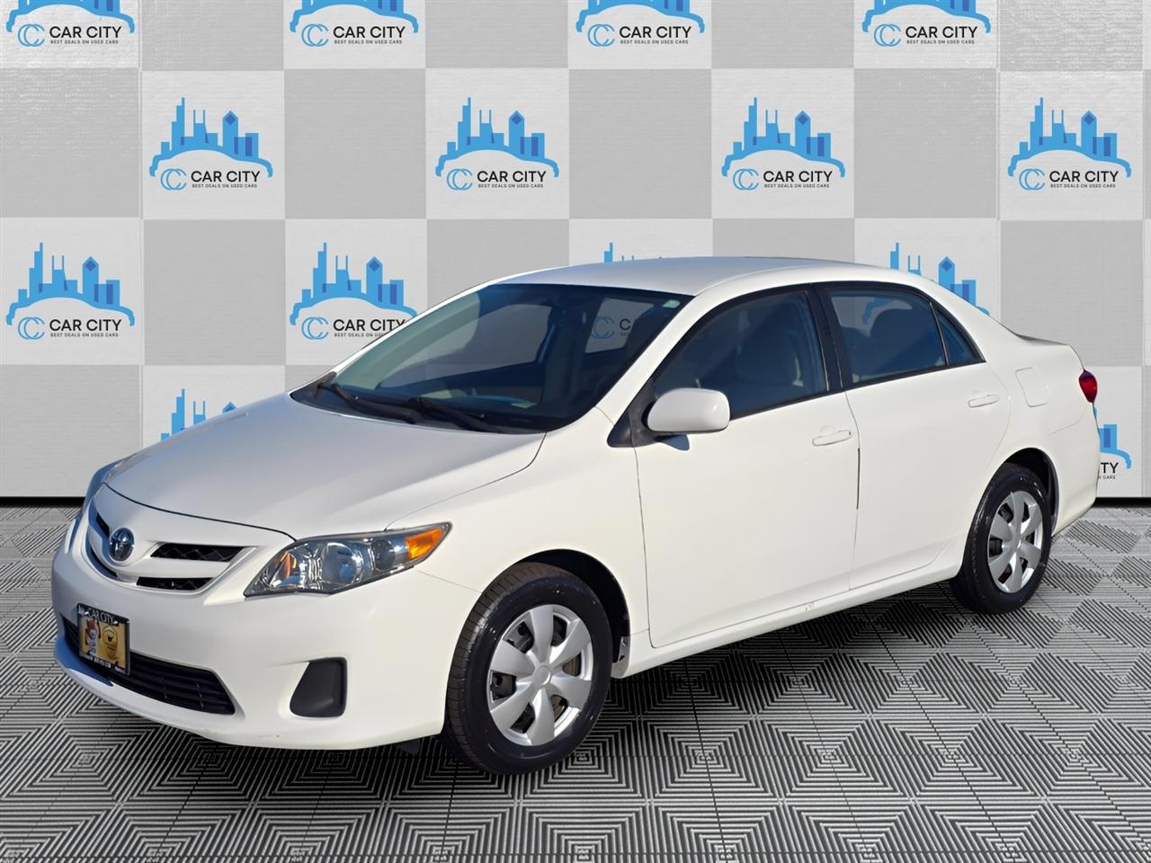 Toyota Corolla LE 2011