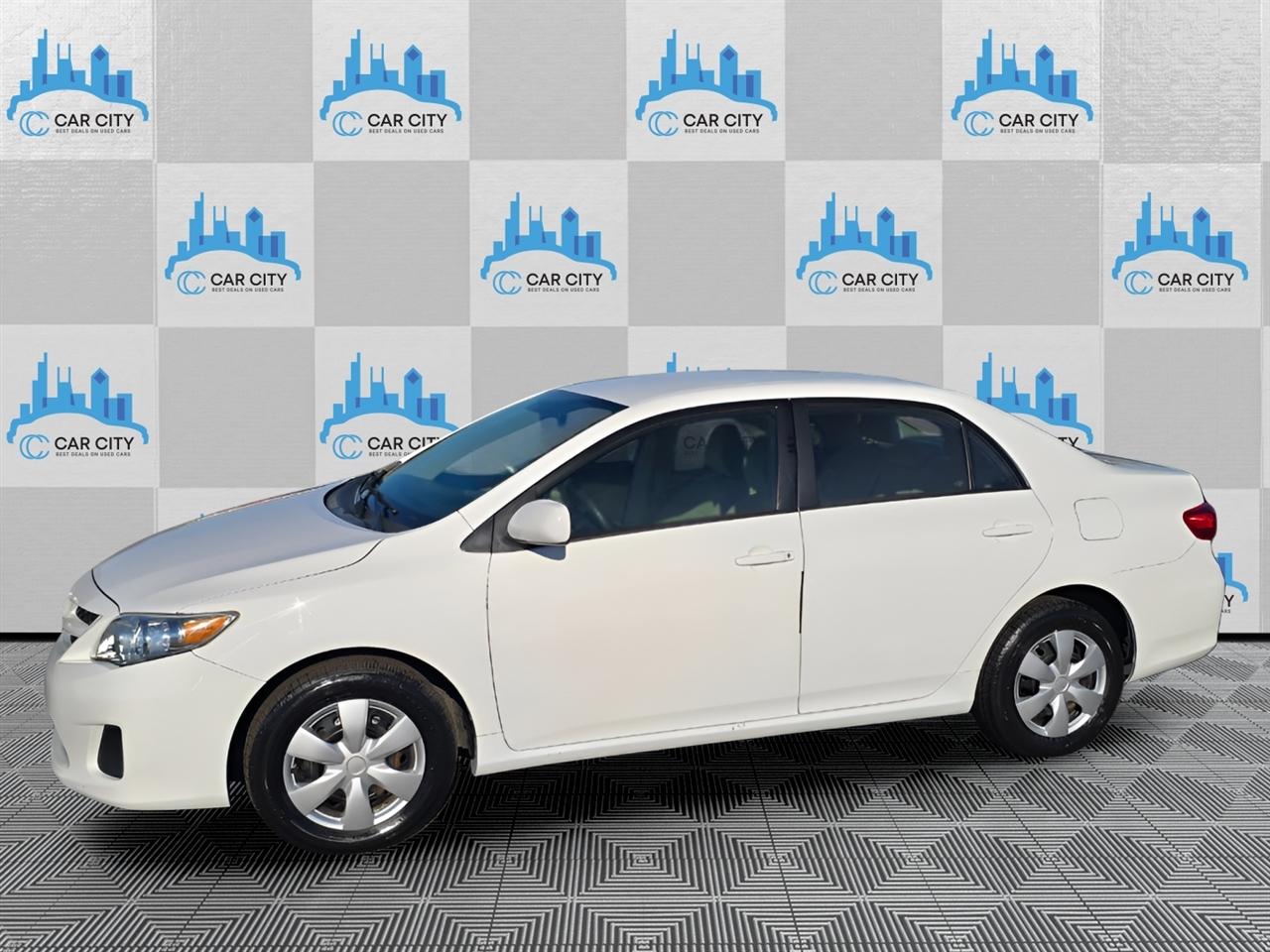 Toyota Corolla LE 2011