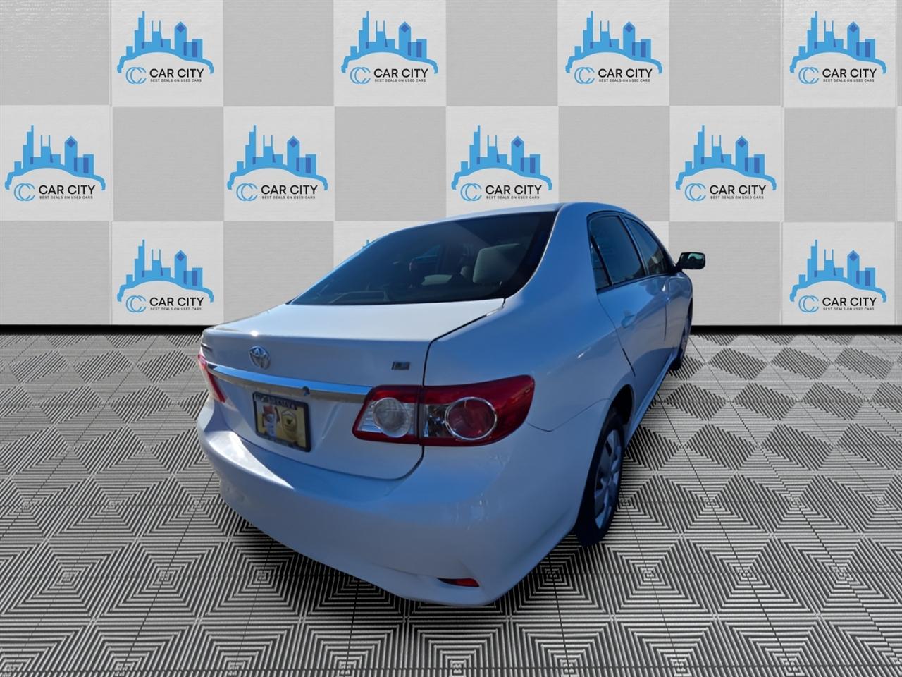 Toyota Corolla LE 2011