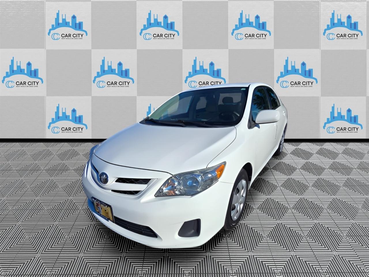 Toyota Corolla LE 2011
