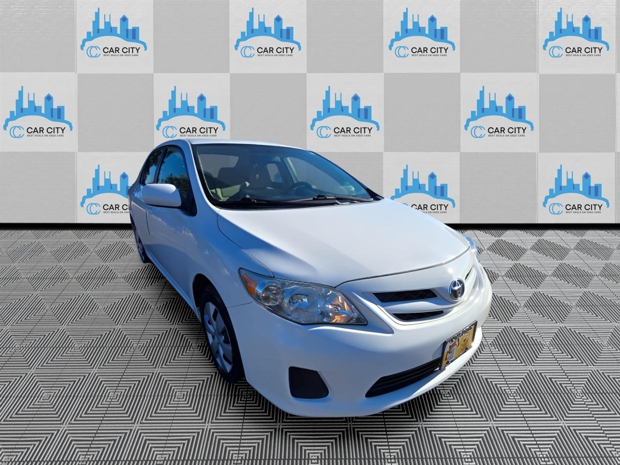 Toyota Corolla LE 2011