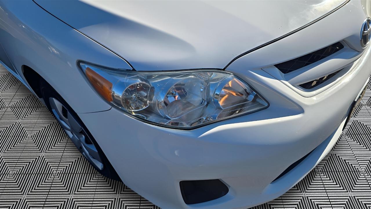 Toyota Corolla LE 2011